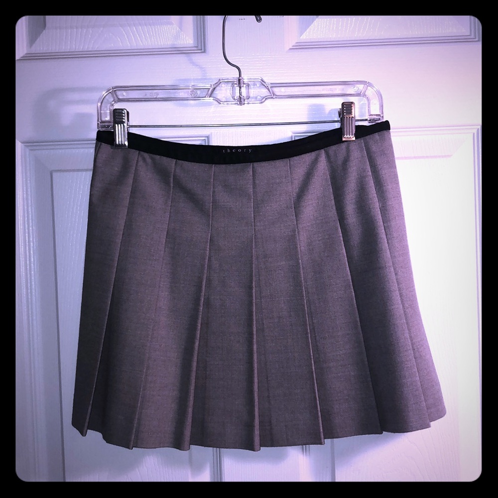 Theory Light grey pleaded mini skirt